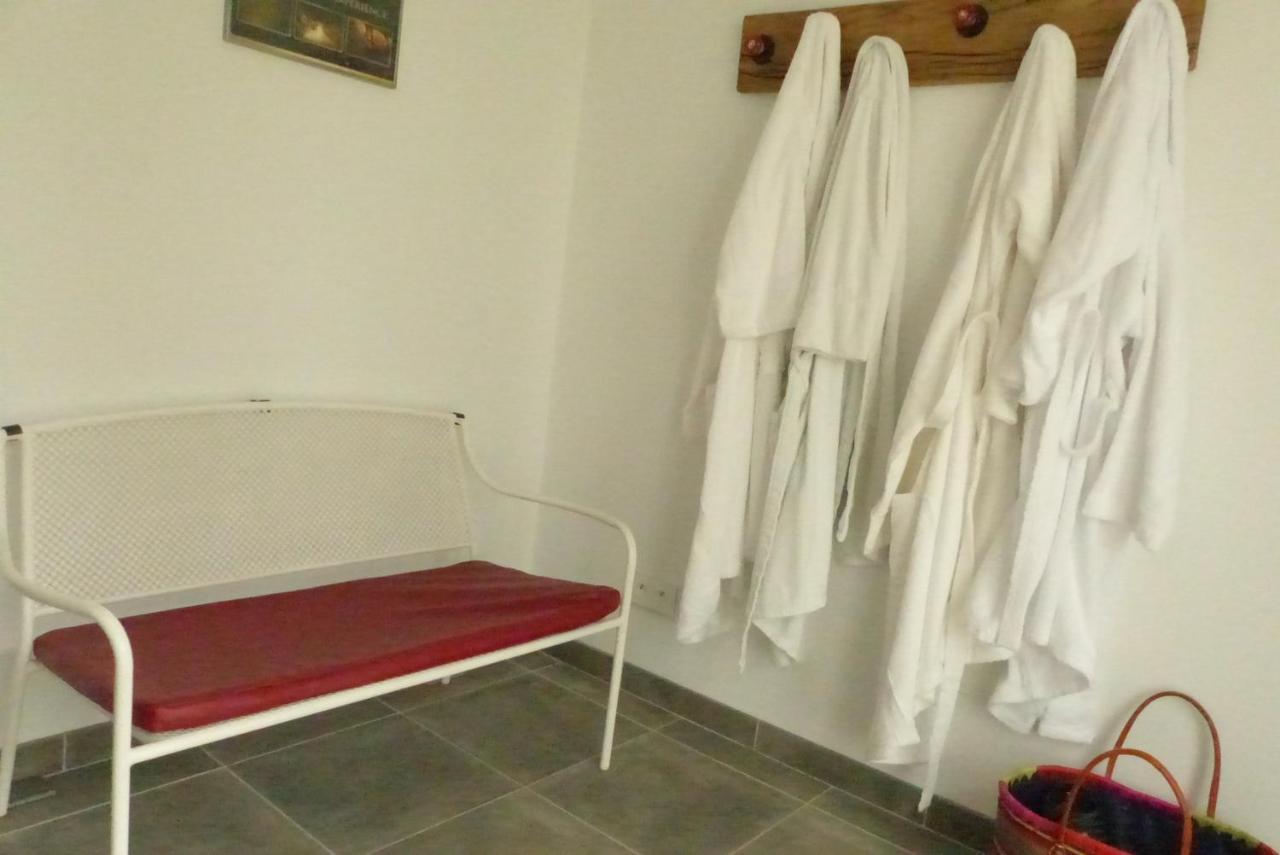 Bed and Breakfast L'Alambic De L'Estuaire Saint-Fort-sur-Gironde Exterior foto